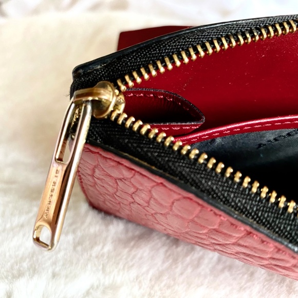 Burberry Wallet Cherry Color 🍒 - Picture 7 of 10